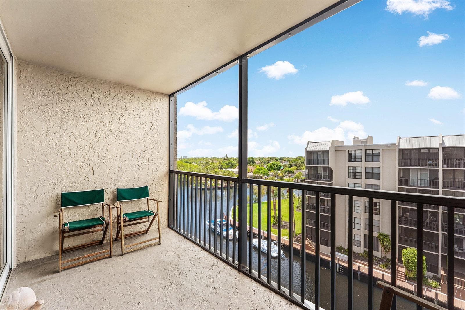 8 N ROYAL PALM Way 6040 photo 3