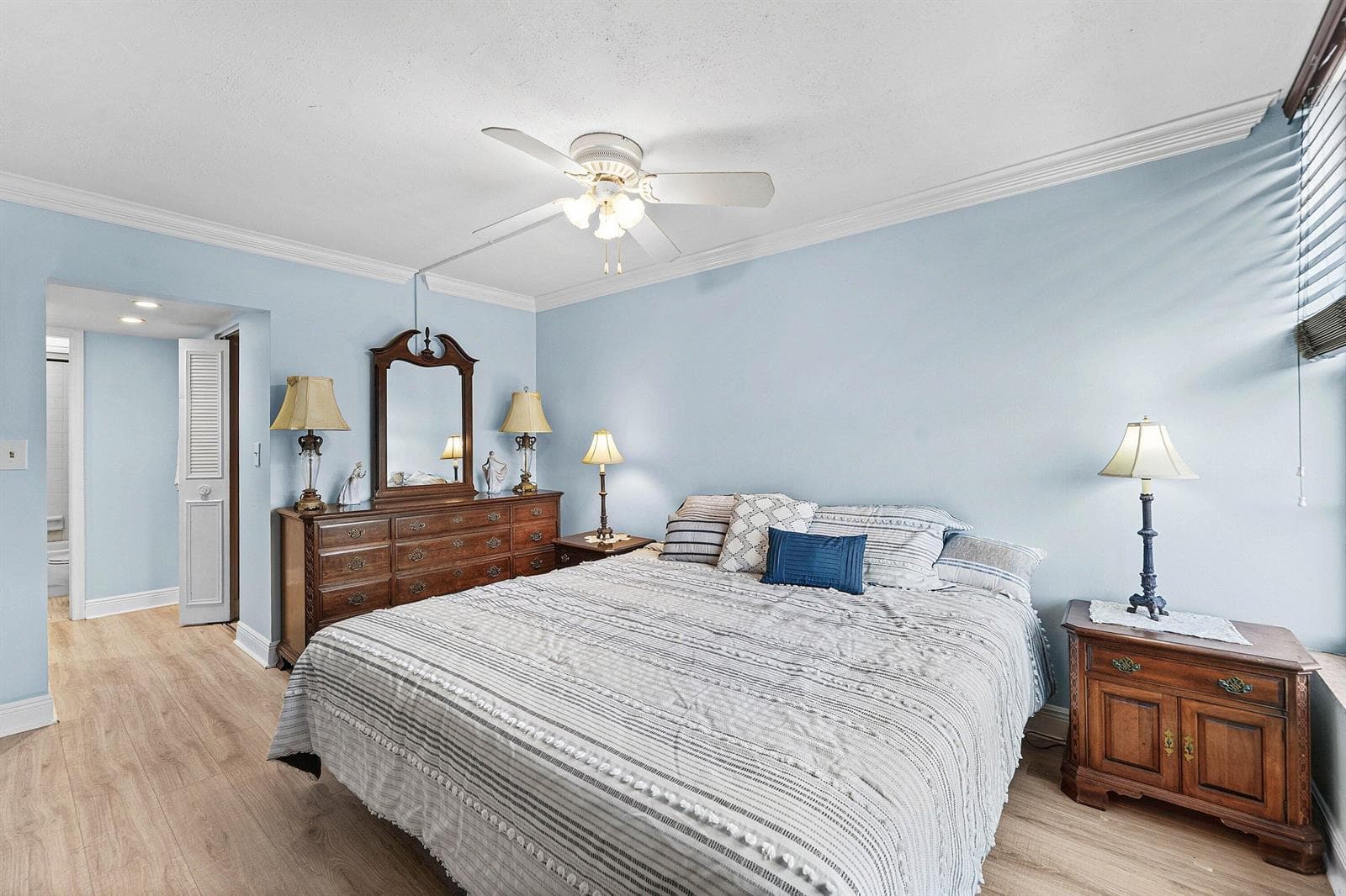 8 N ROYAL PALM Way 6040 photo 11