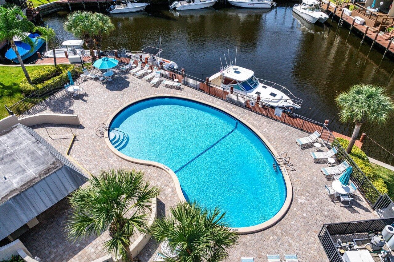 8 N ROYAL PALM Way 6040 photo 4