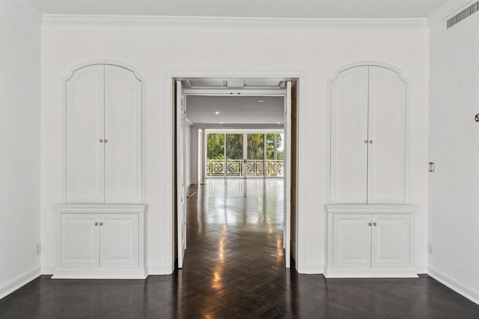 425 WORTH Avenue 2F photo 13