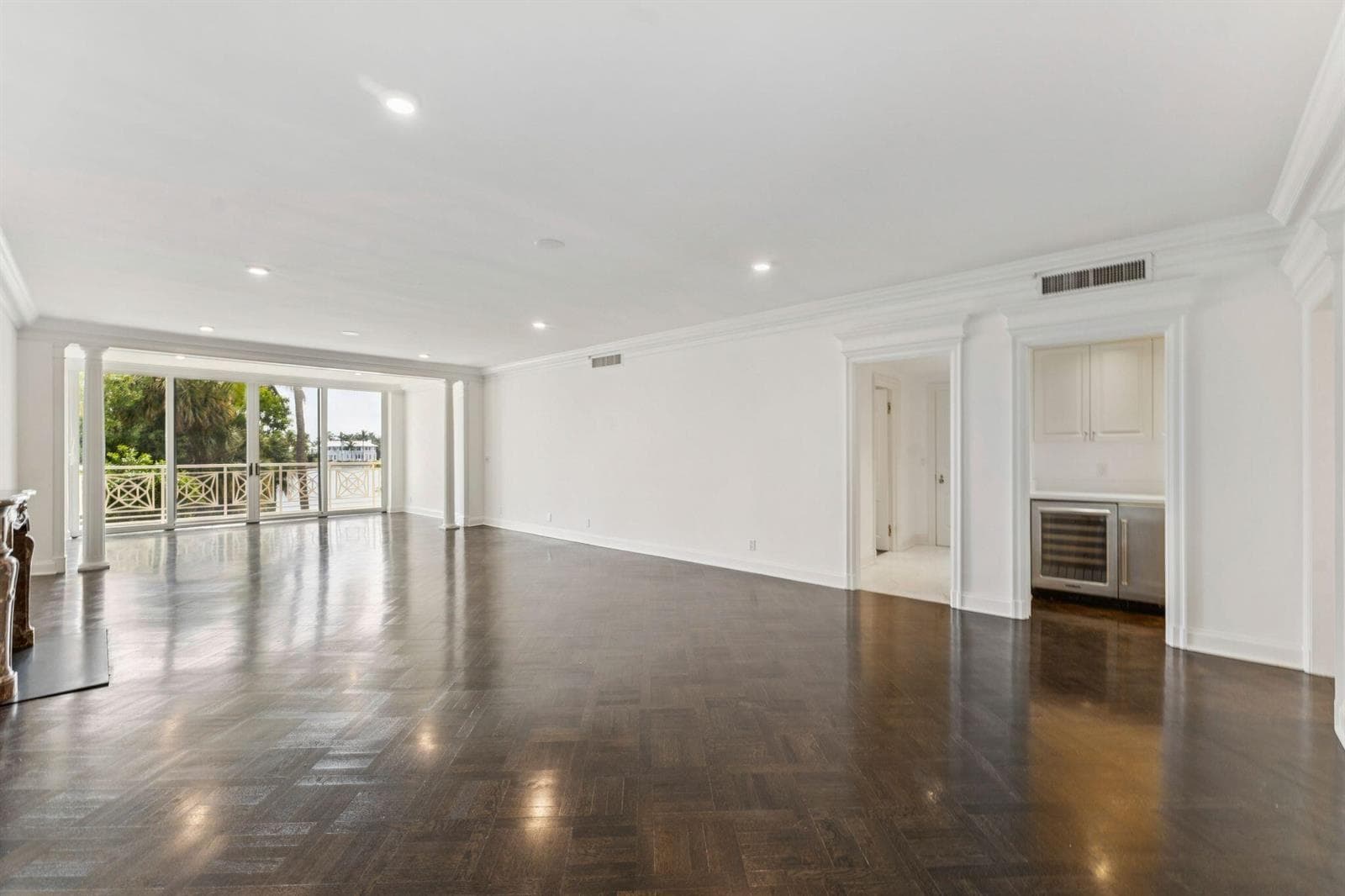 425 WORTH Avenue 2F photo 12