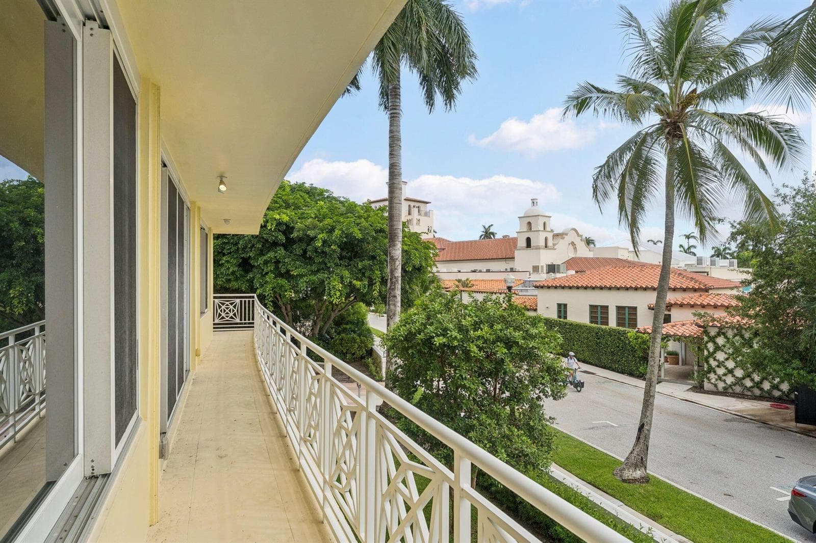 425 WORTH Avenue 2F photo 5