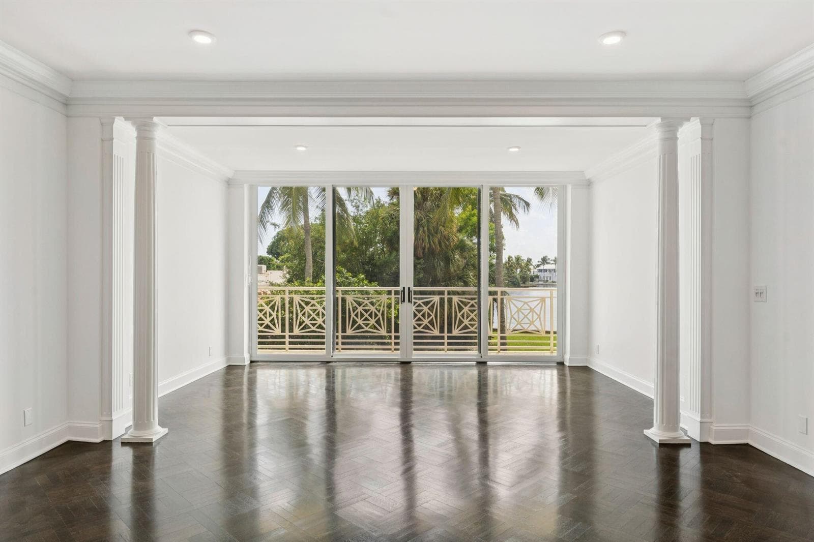 425 WORTH Avenue 2F photo 10