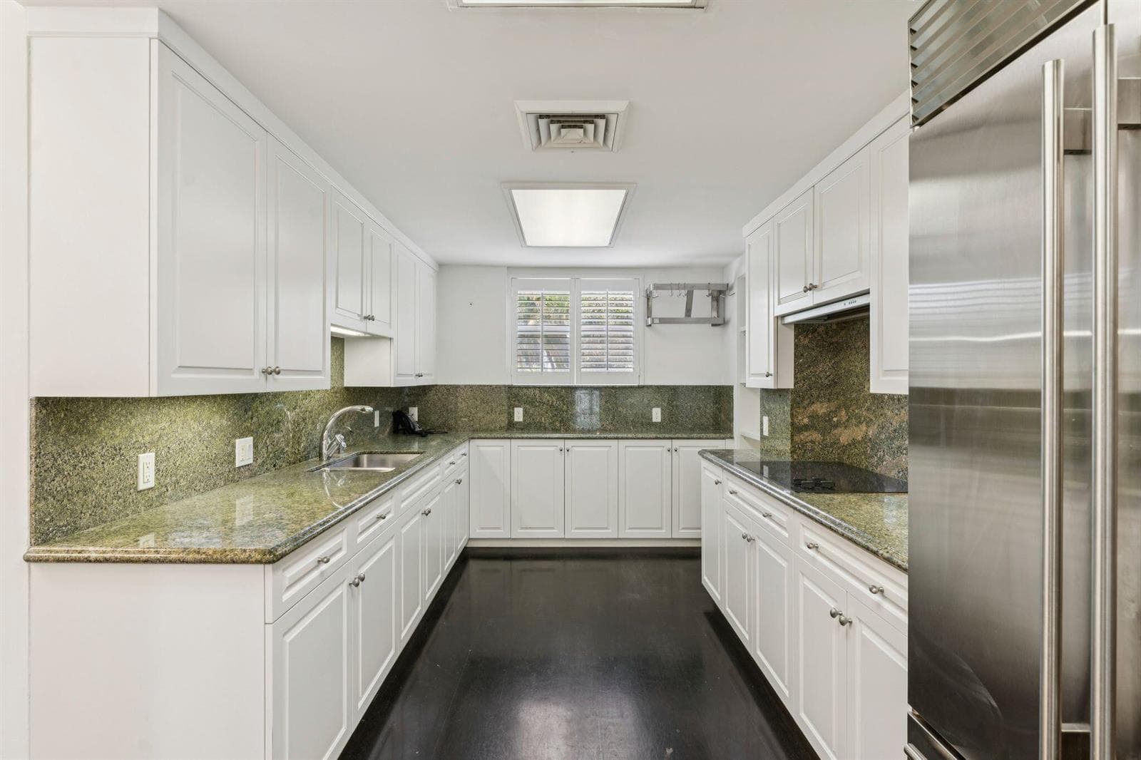 425 WORTH Avenue 2F photo 18