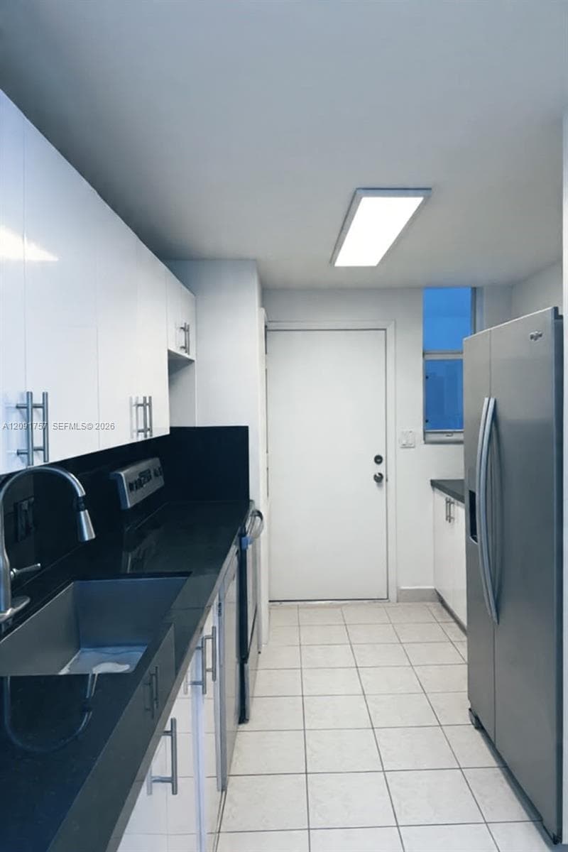 3660 NE 166th St 308 photo 15