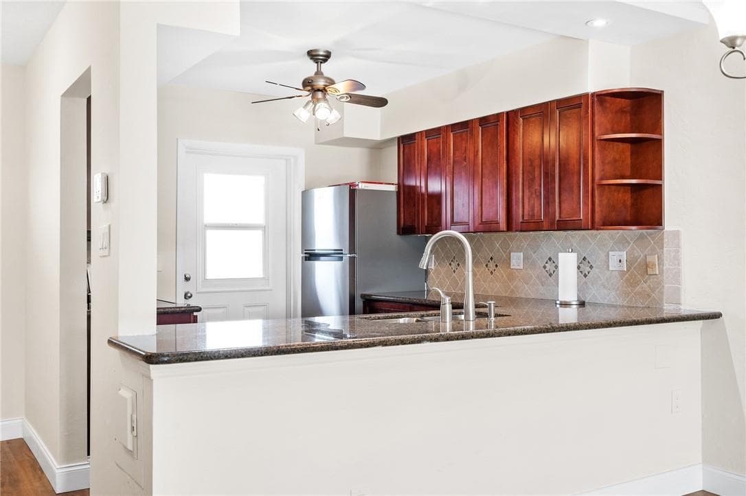 230 N FEDERAL Highway 103 photo 6