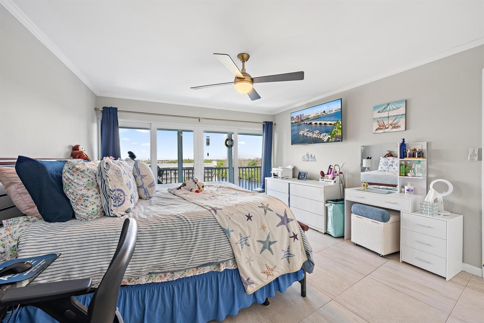 1523 E Hillsboro Boulevard 835 photo 12