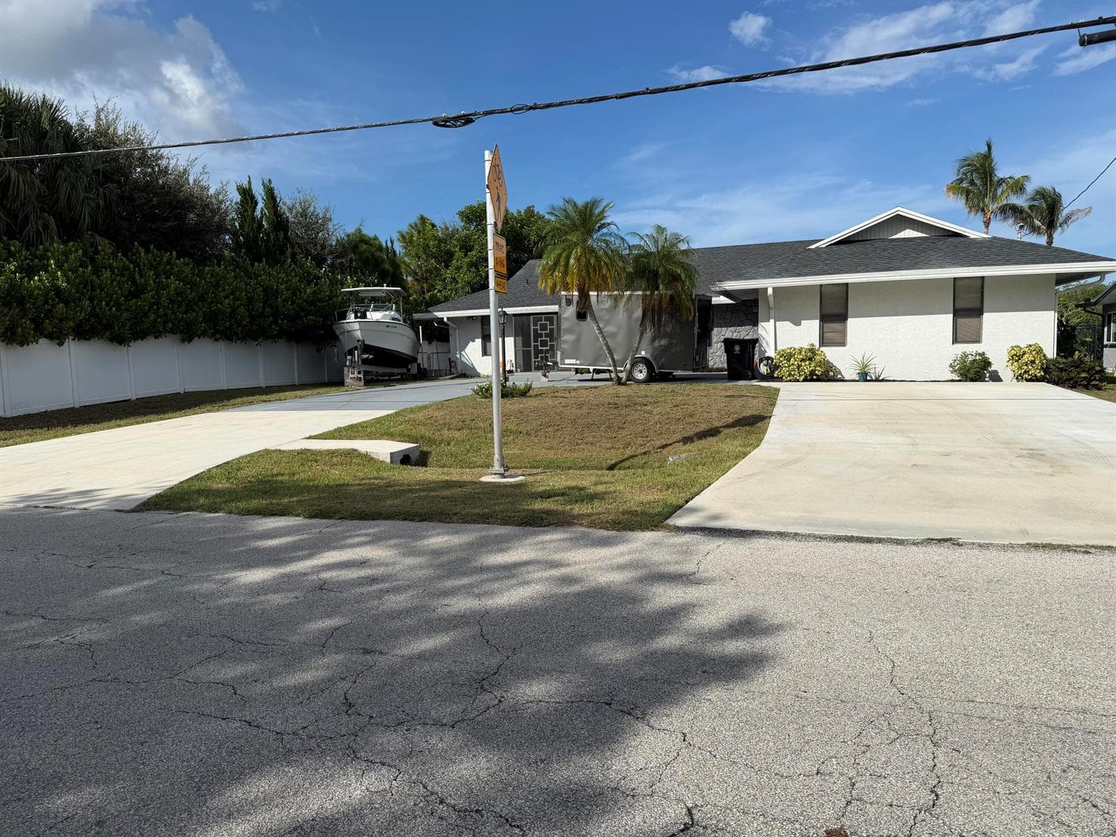1219 SE CORAL REEF Street photo 2