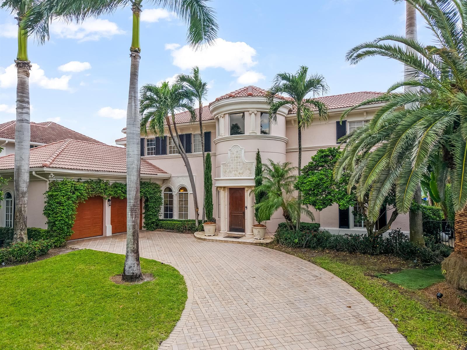 961 Banyan Drive photo 9
