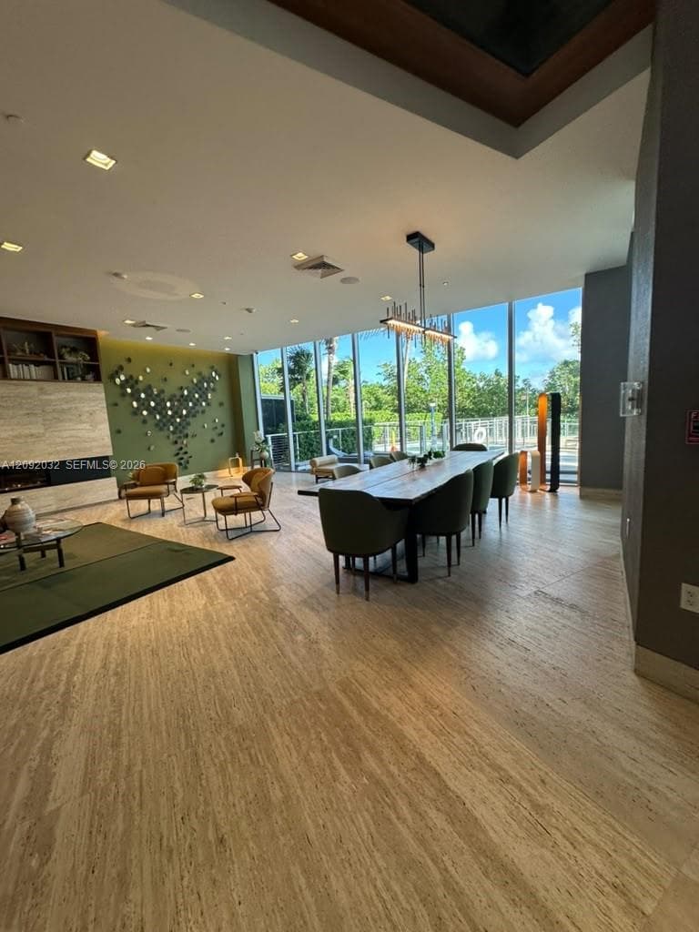 16385 Biscayne Blvd 2606 photo 17