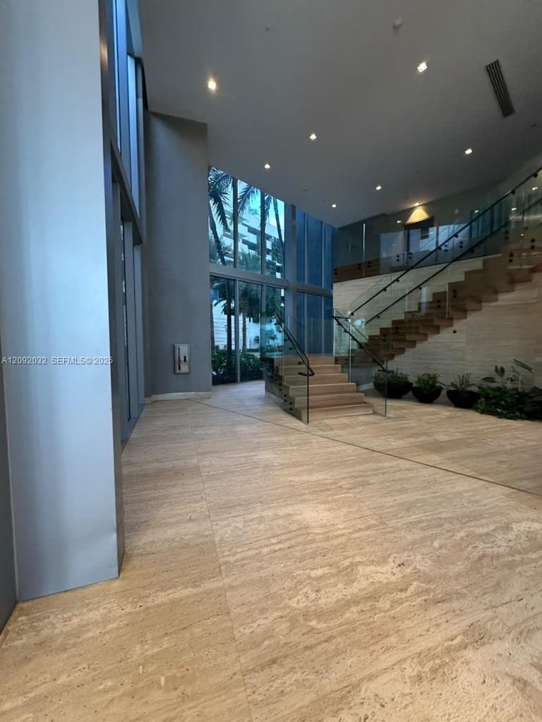 16385 Biscayne Blvd 2606 photo 7