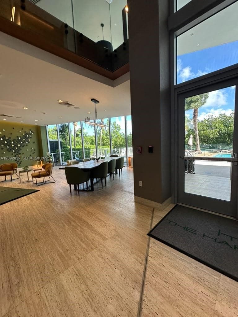 16385 Biscayne Blvd 2606 photo 20