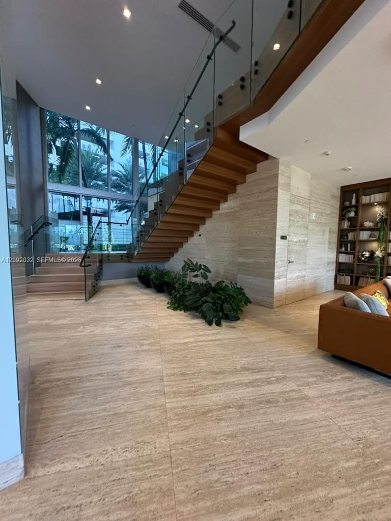 16385 Biscayne Blvd 2606 photo 14