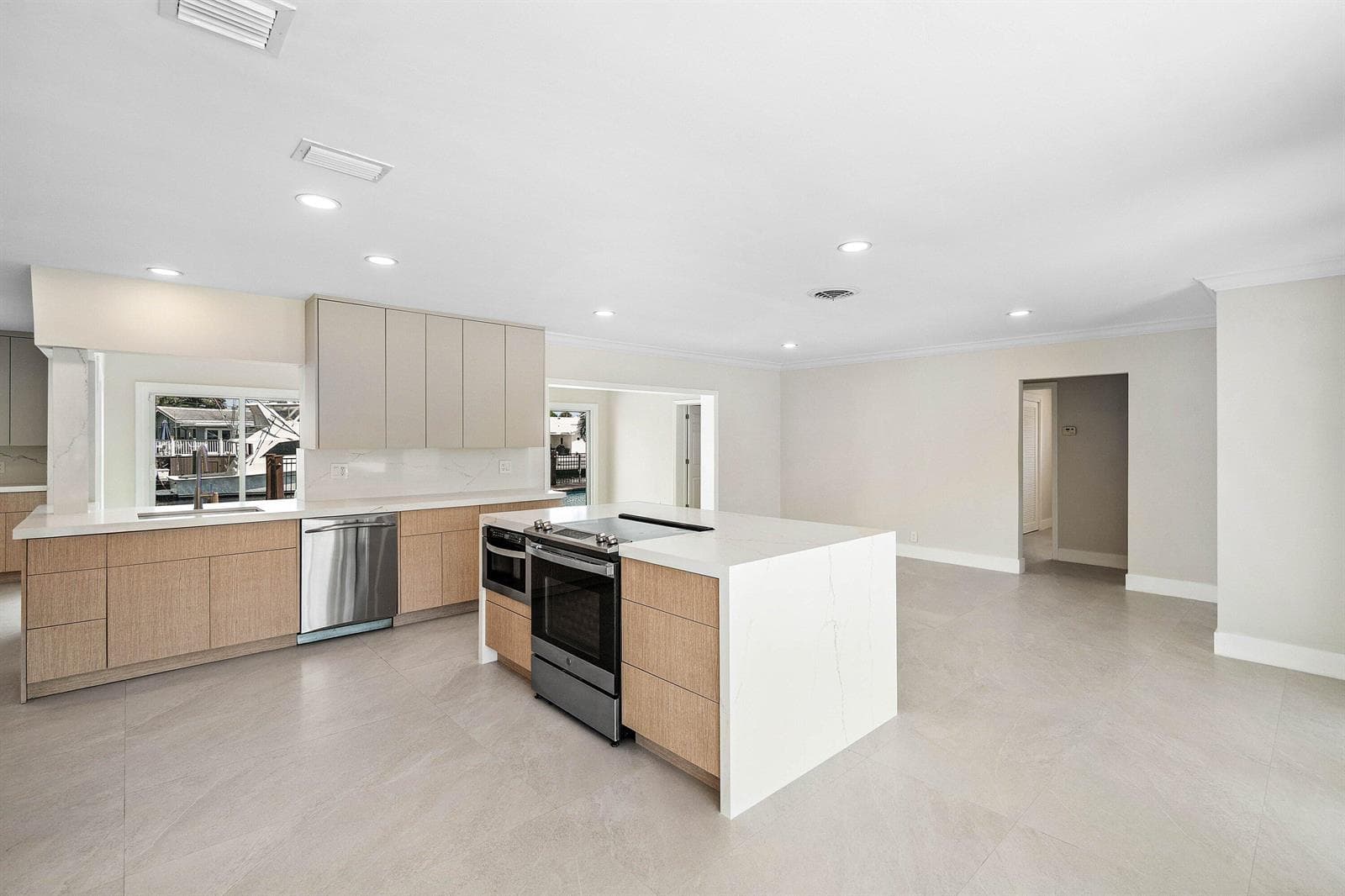 1525 SE 6TH Street photo 8
