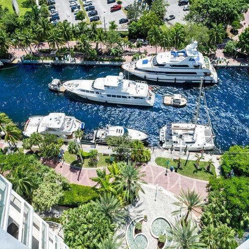 333 Las Olas Way 1909 photo 11