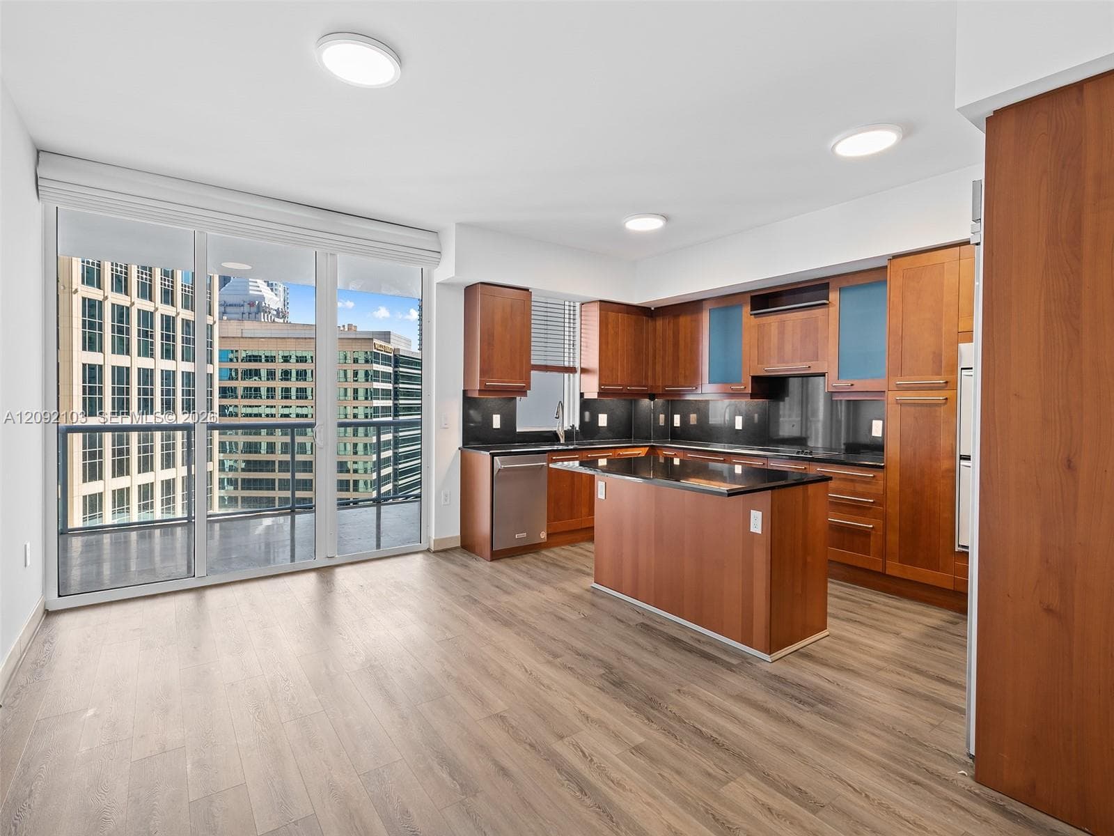 333 Las Olas Way 1909 photo 4
