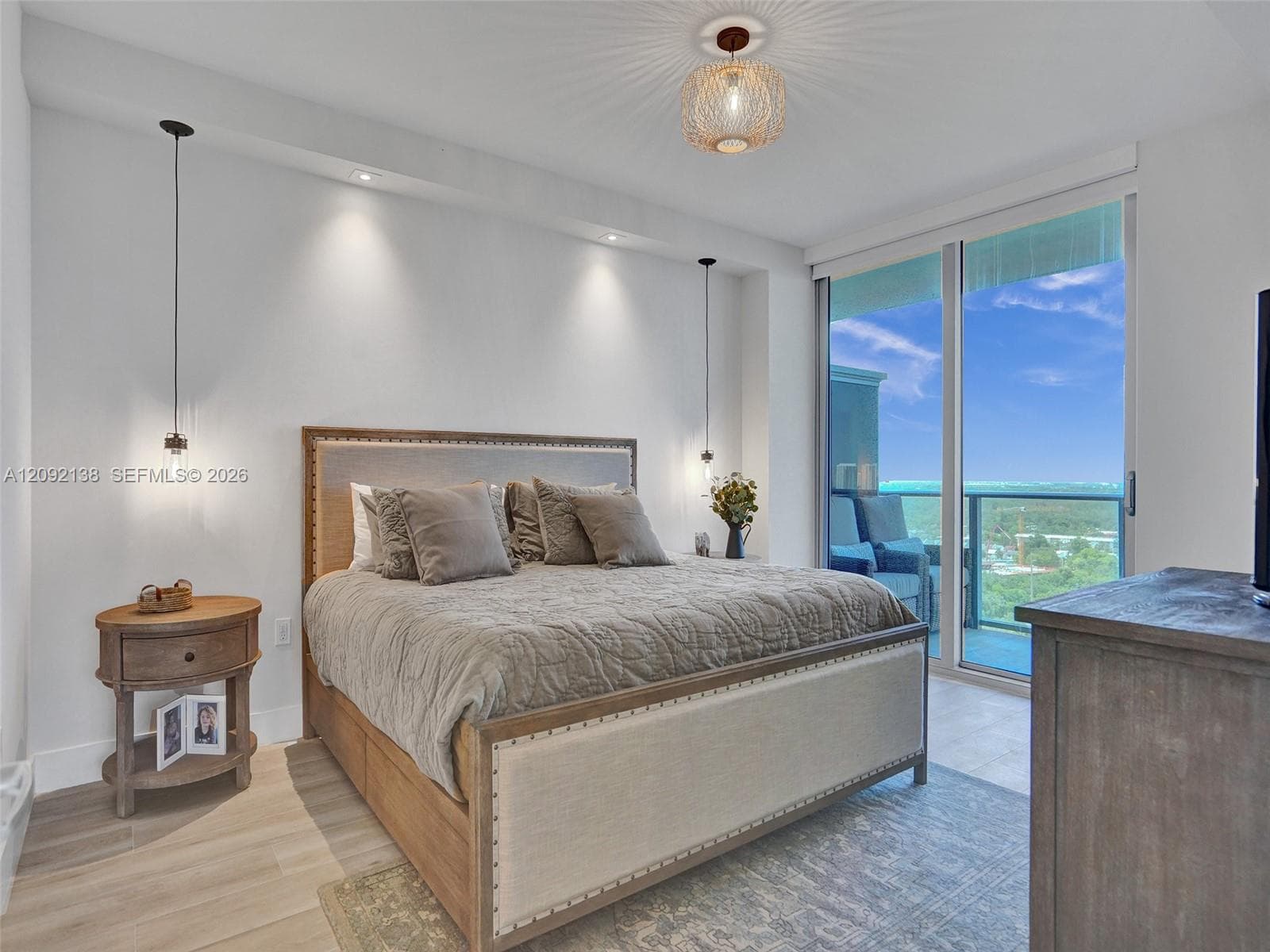 16385 Biscayne Blvd 2107 photo 2