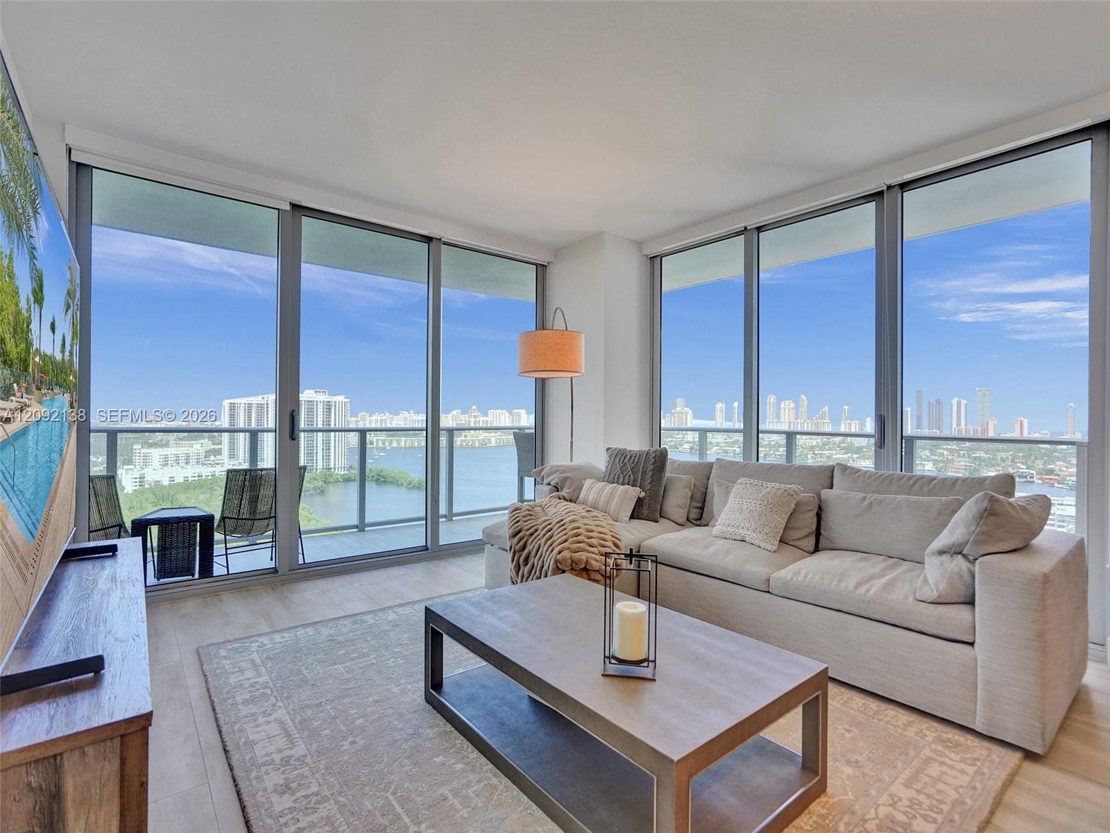 16385 Biscayne Blvd 2107 photo 1