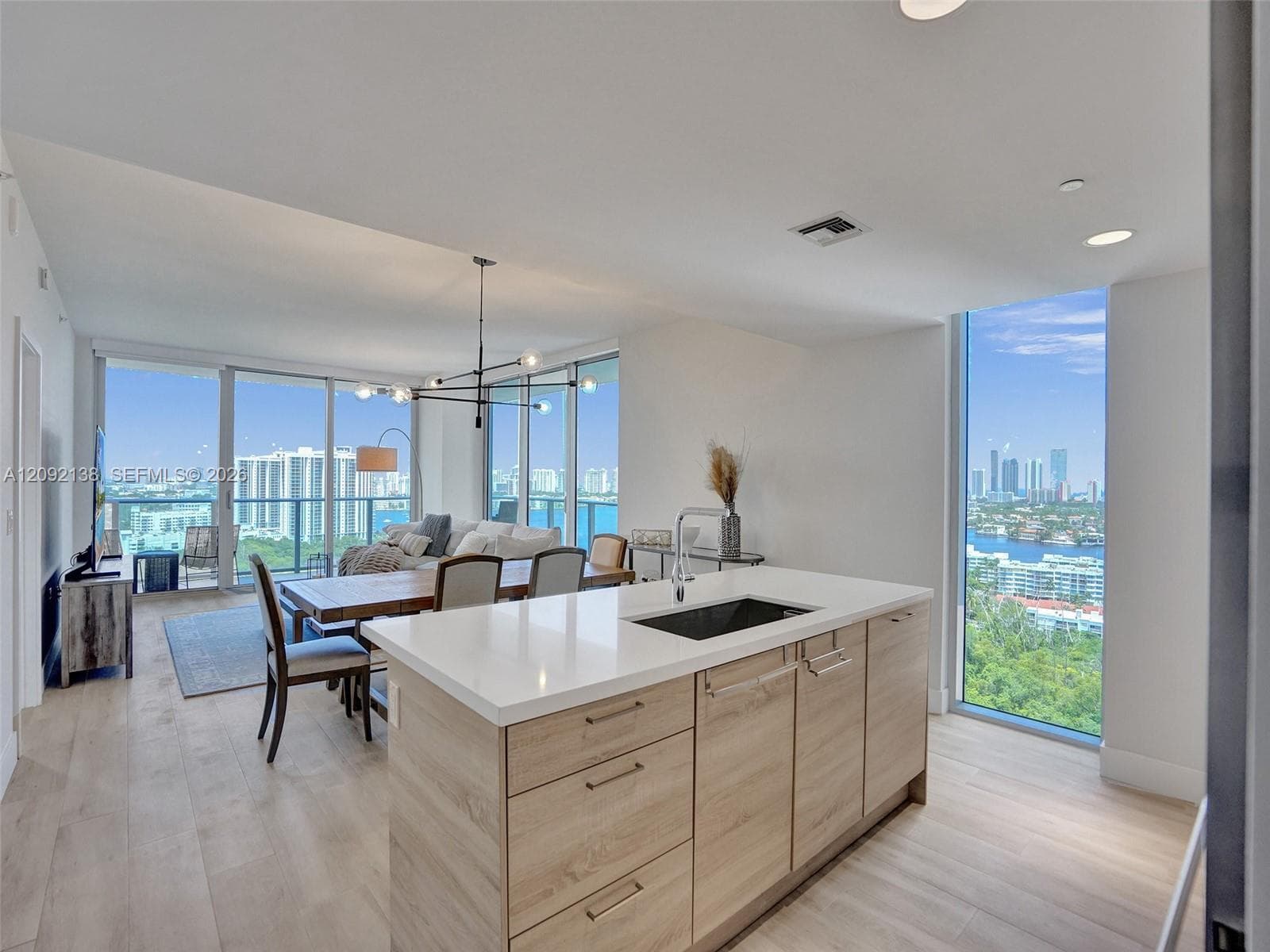 16385 Biscayne Blvd 2107 photo 10