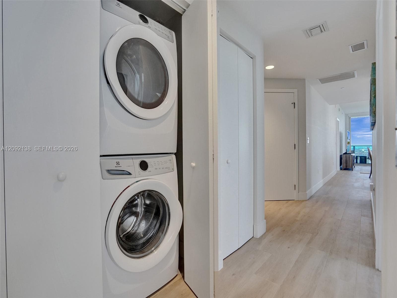 16385 Biscayne Blvd 2107 photo 8