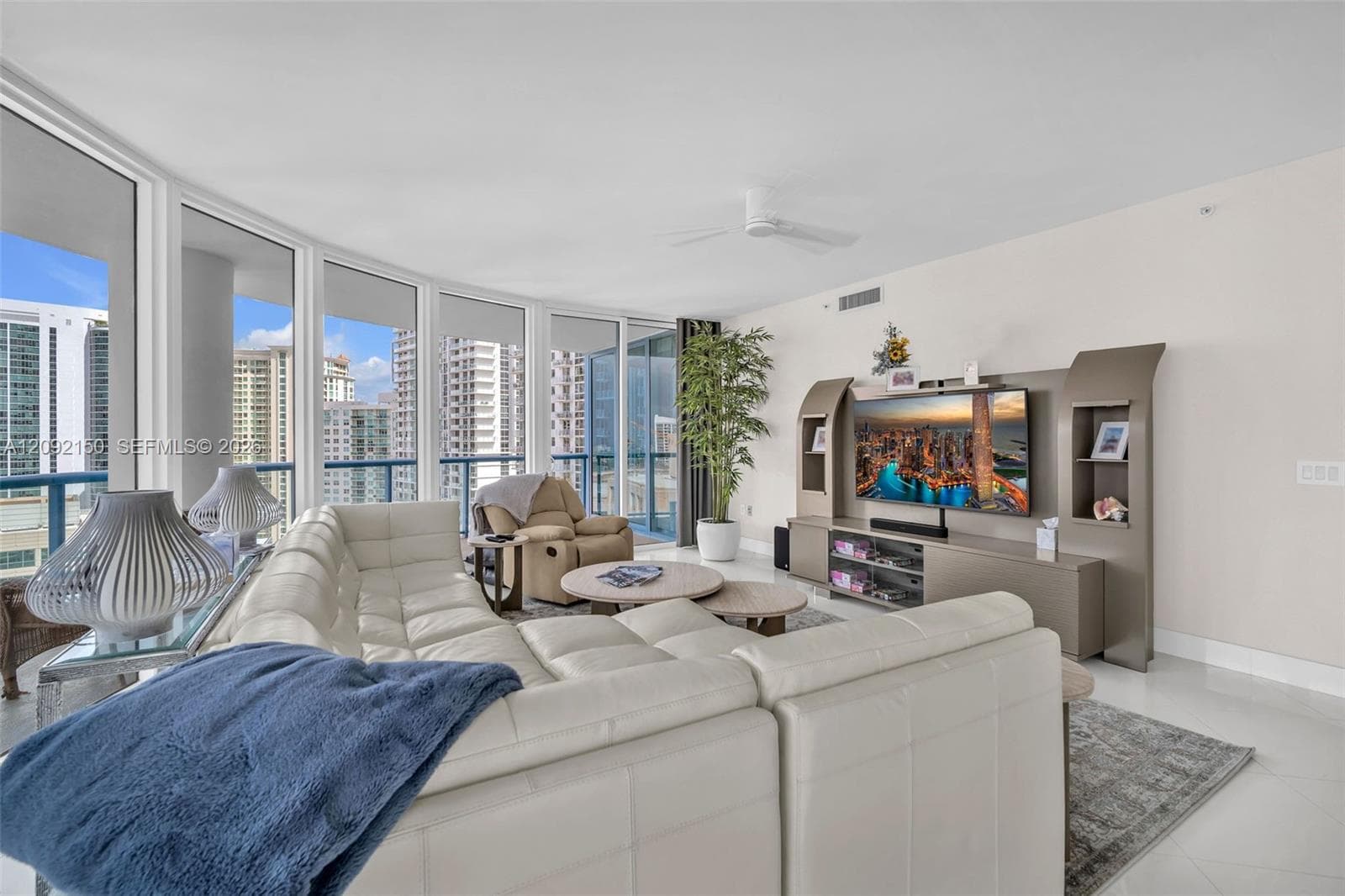 333 Las Olas Way 2807 photo 25