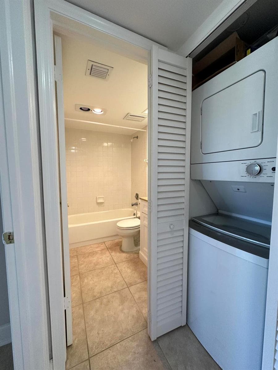 309 Lake Circle 202 photo 18