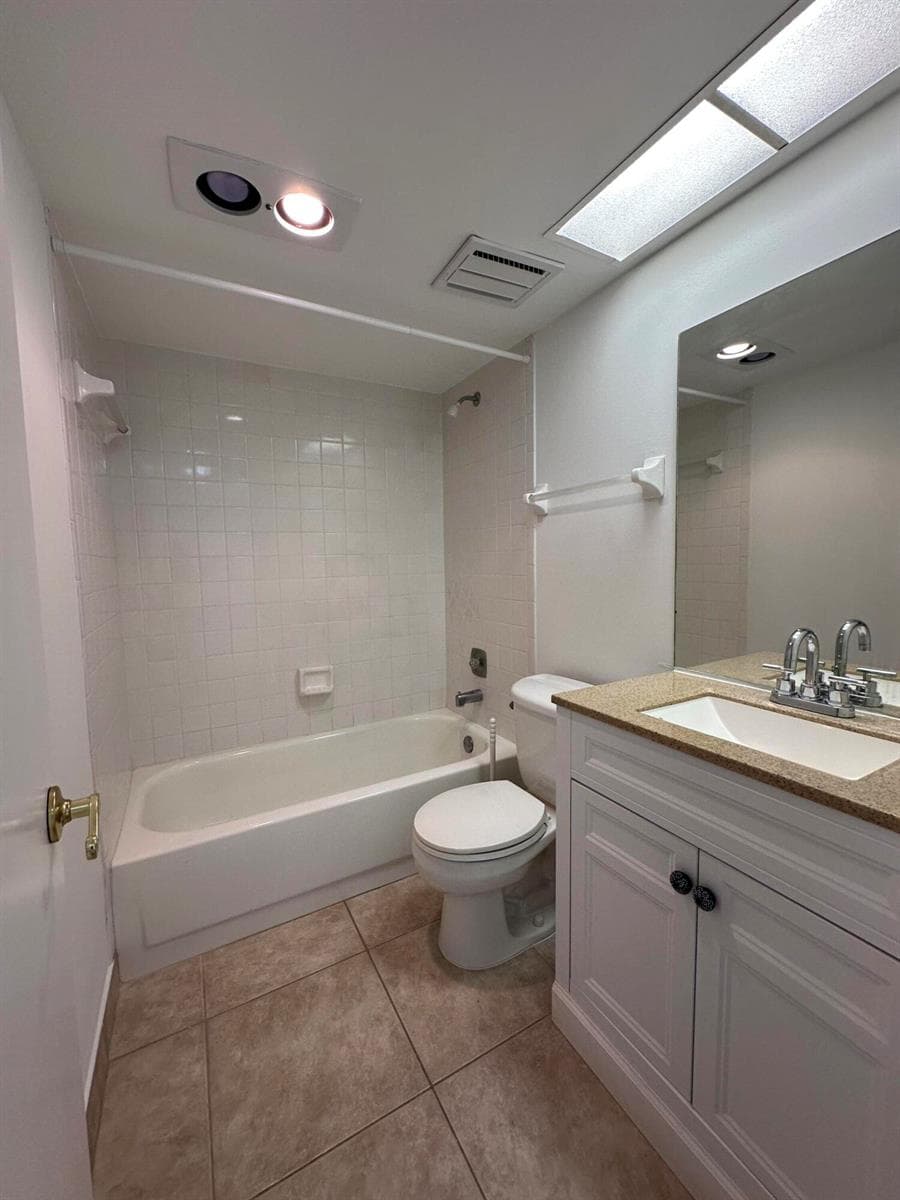 309 Lake Circle 202 photo 19