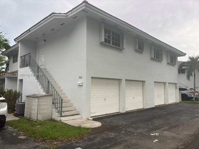 7928 Camino Cir D-8 photo 2