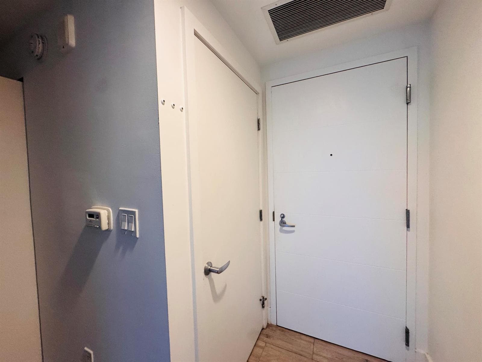 16385 BISCAYNE Boulevard 1204 photo 13