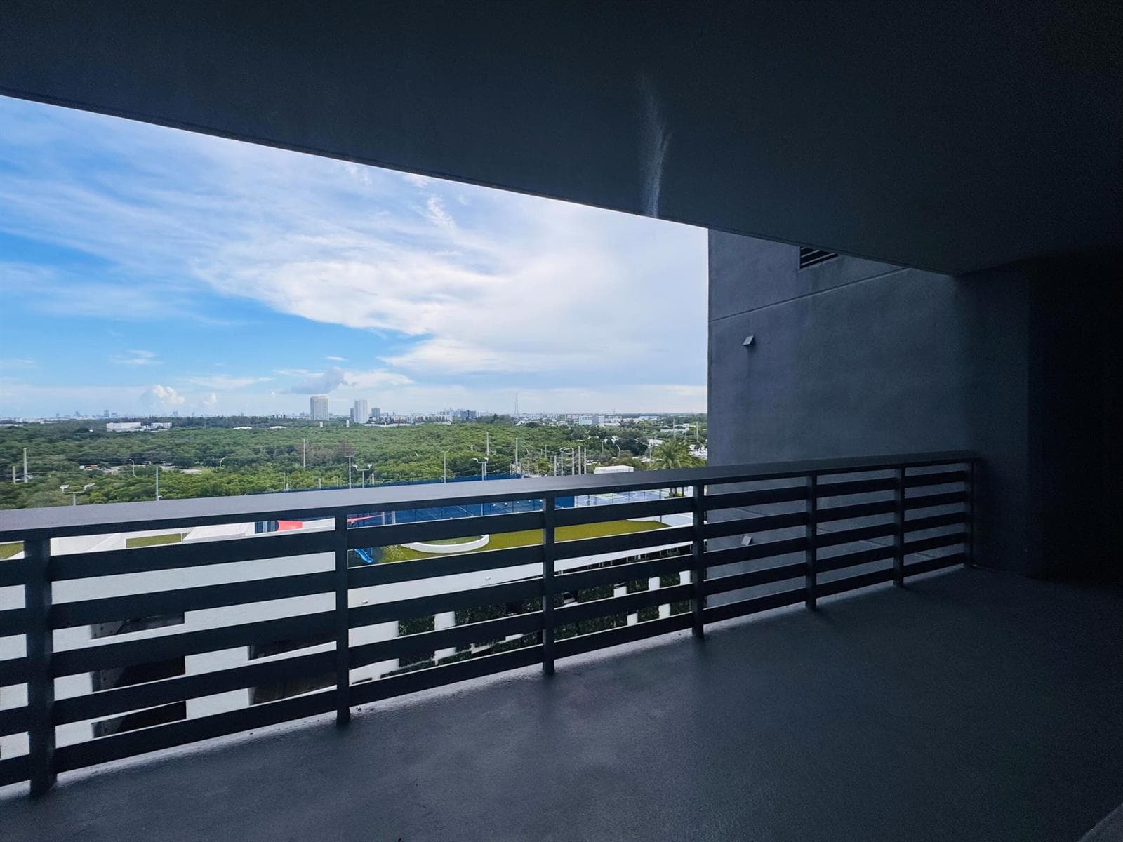 16385 BISCAYNE Boulevard 1204 photo 15