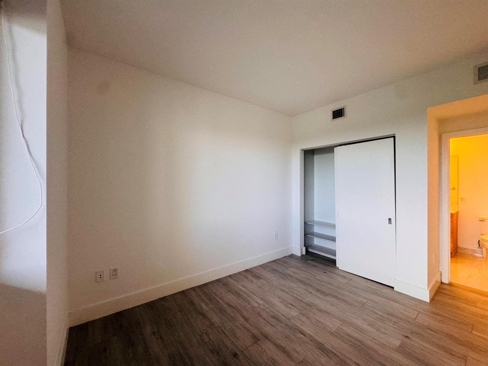 16385 BISCAYNE Boulevard 1204 photo 19