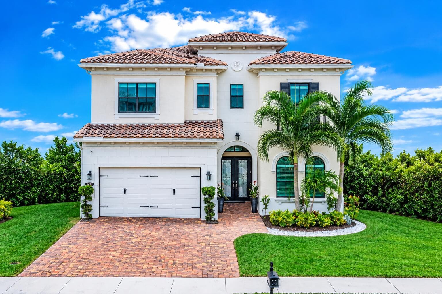 8635 GRAND PRIX Lane photo 1
