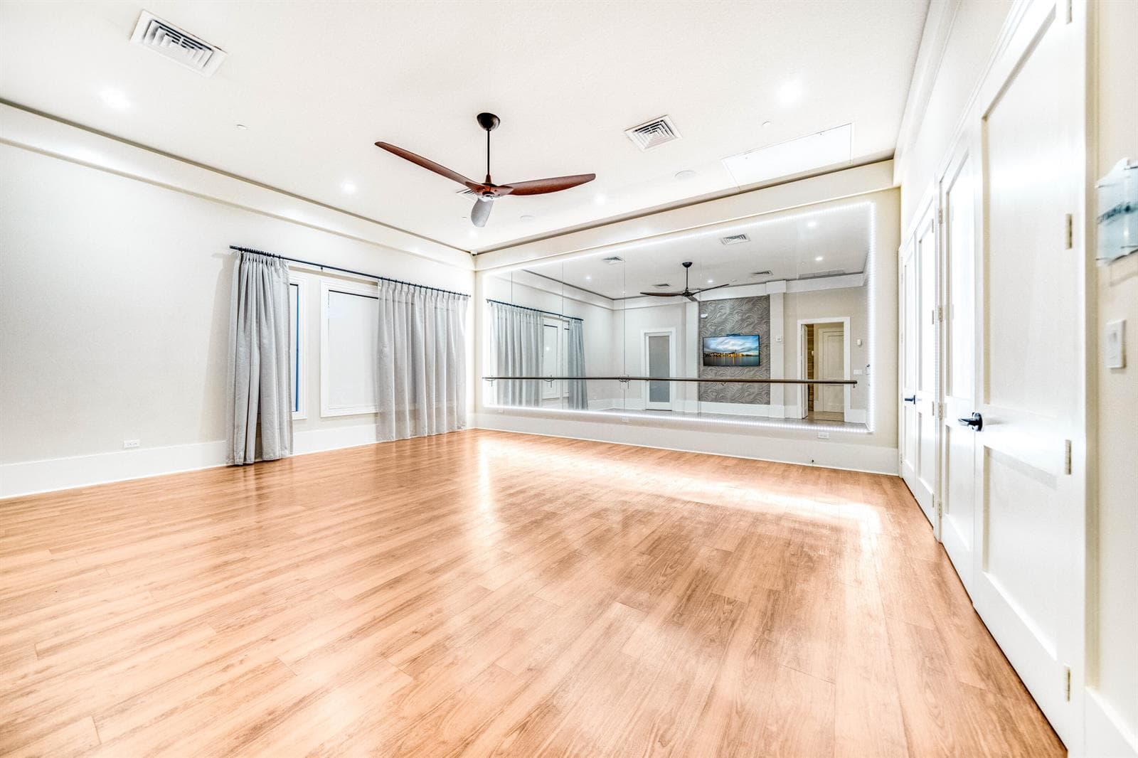 8635 GRAND PRIX Lane photo 19