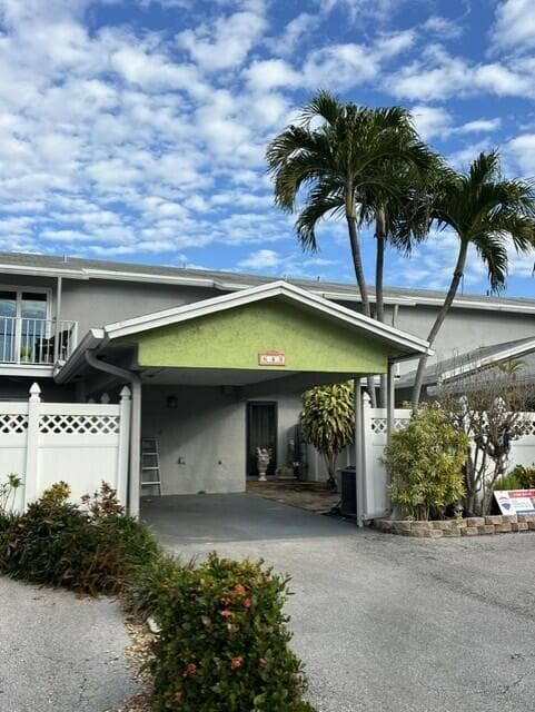 643 Kensington Place 643 photo 2