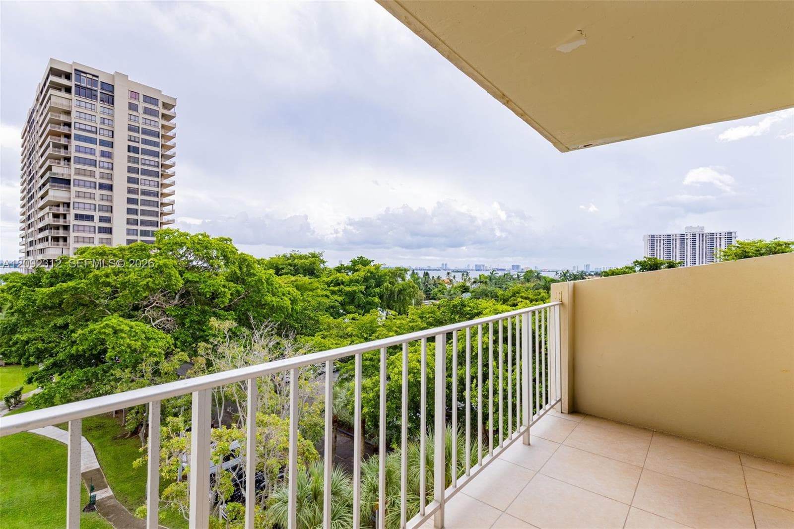 11111 Biscayne Blvd 6B photo 1