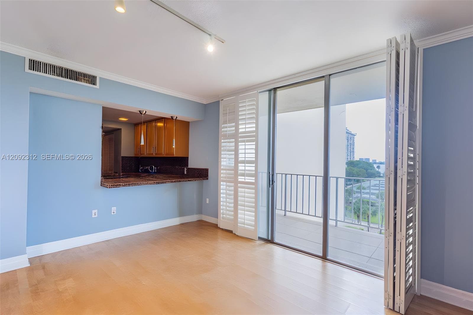 11111 Biscayne Blvd 6B photo 25