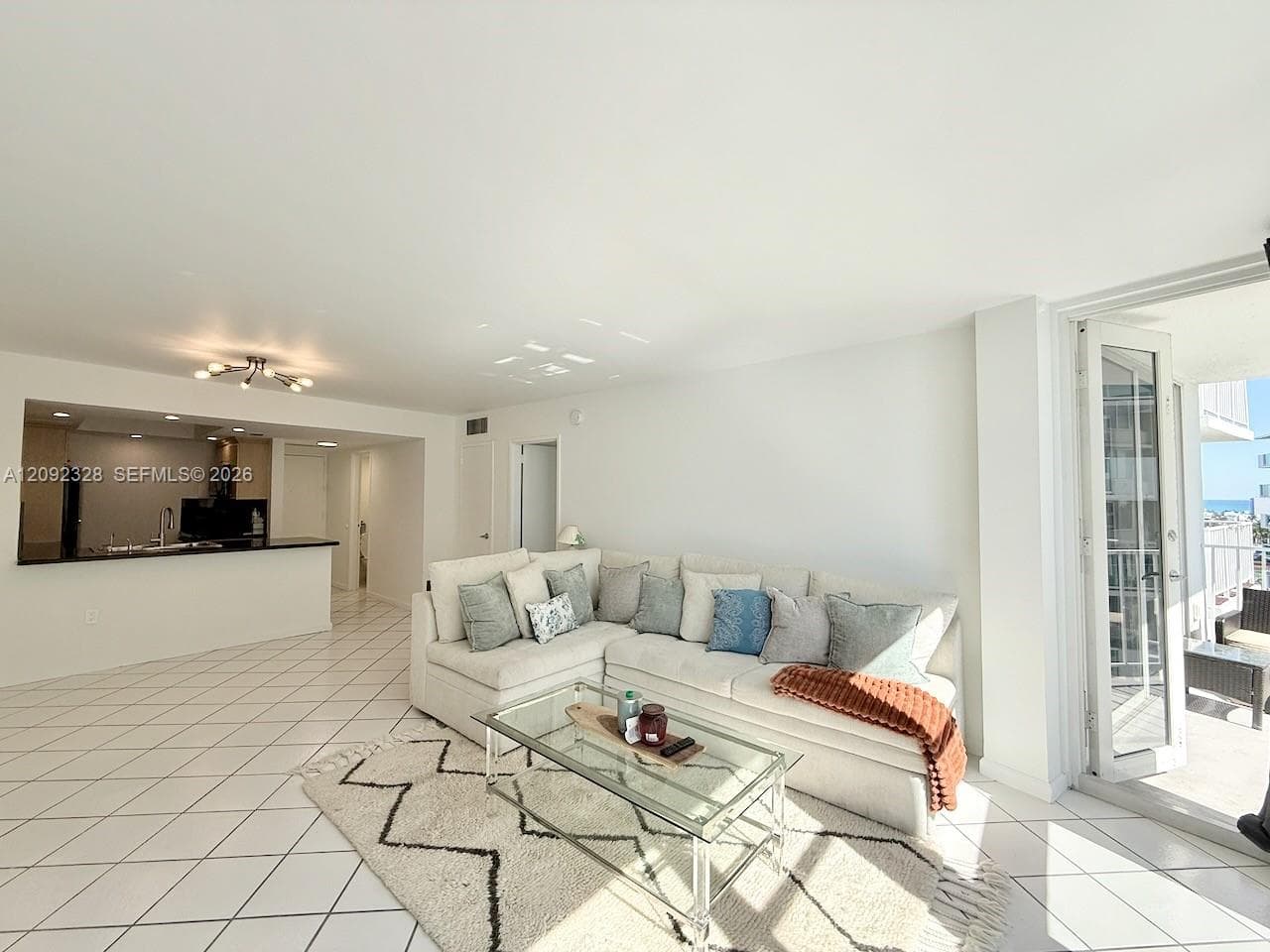 1228 West Ave 1415 photo 4