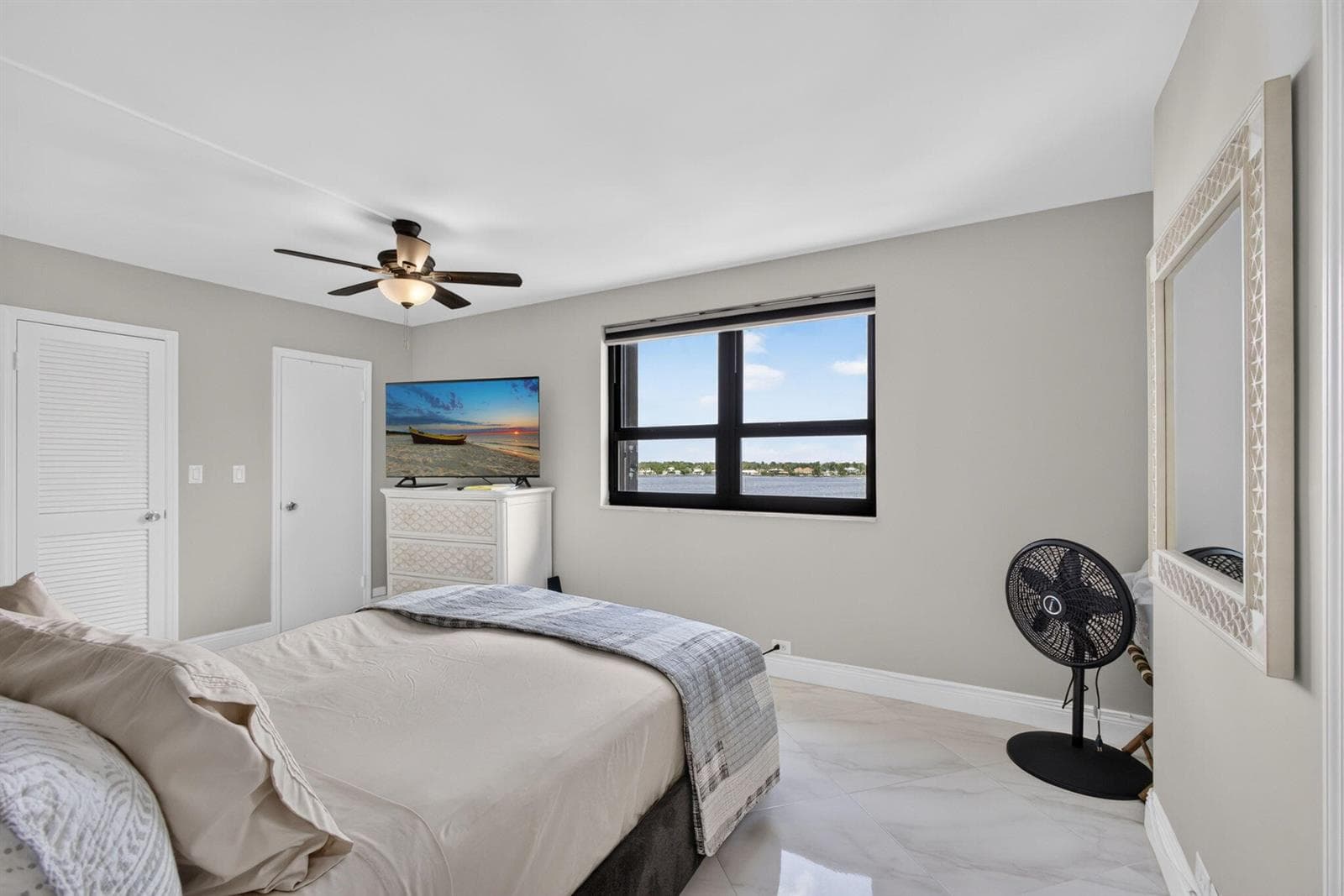1208 MARINE Way 402 photo 11