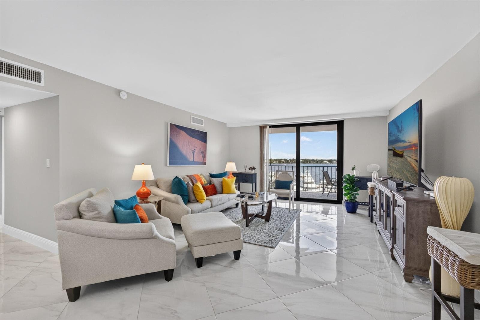 1208 MARINE Way 402 photo 4
