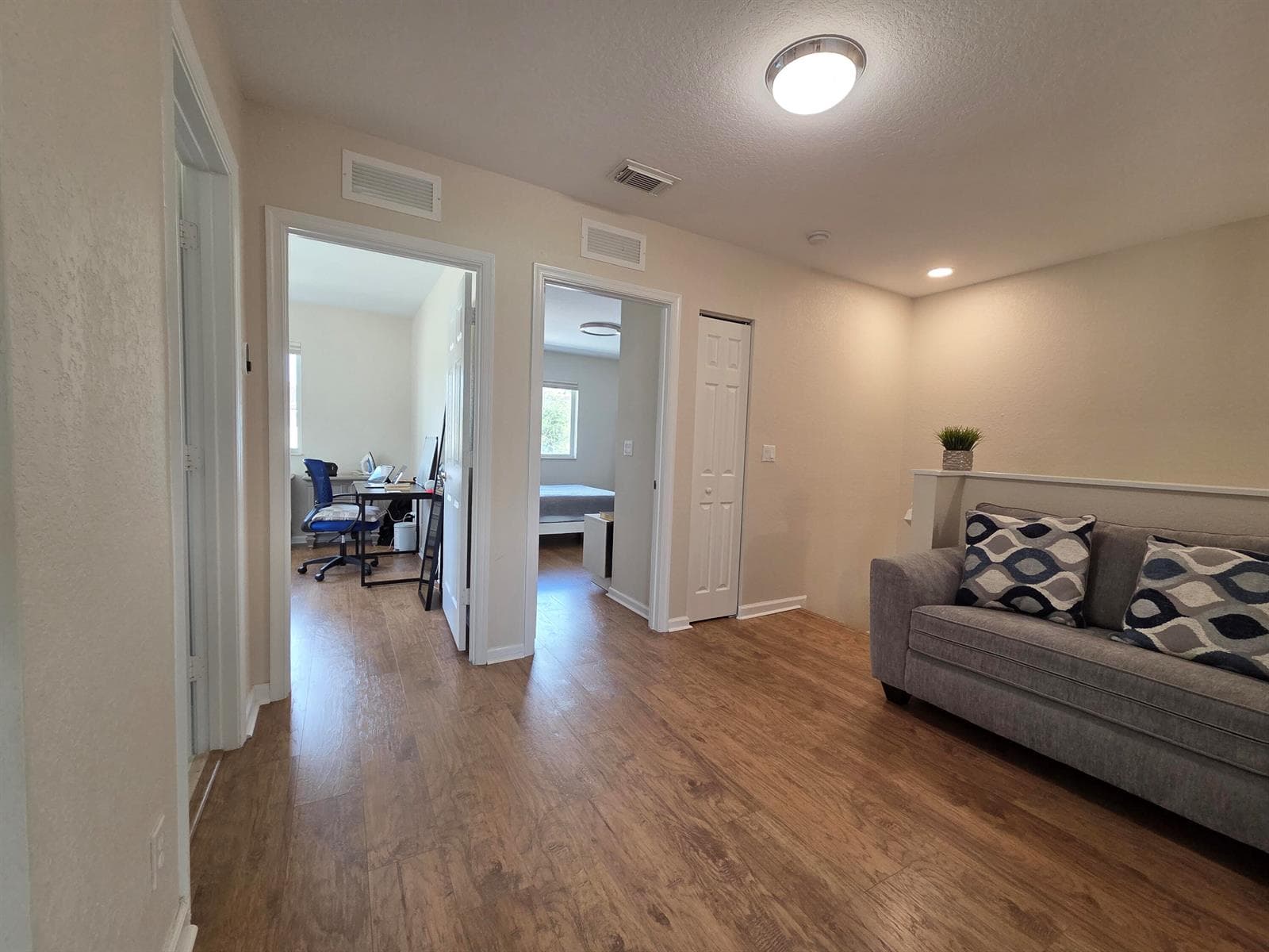 3018 N EVERGREEN Circle photo 15