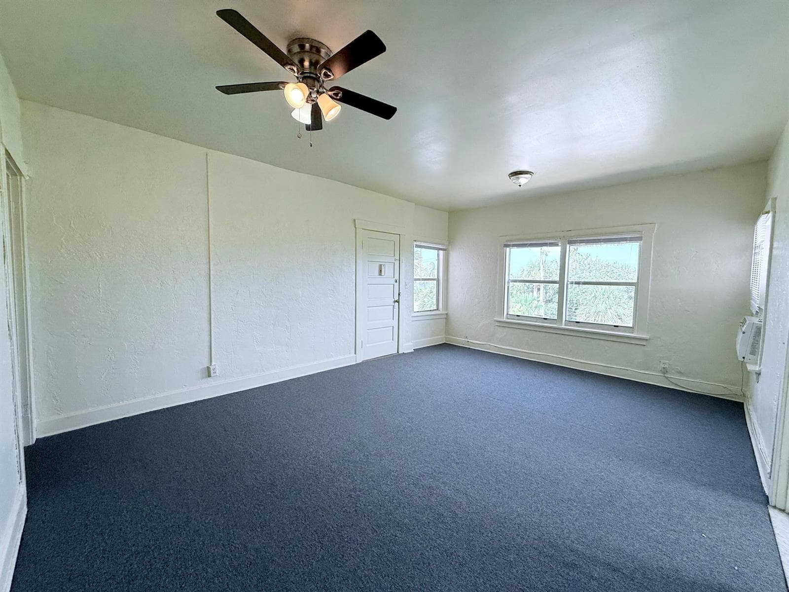 2010 Broward Avenue 12 photo 6