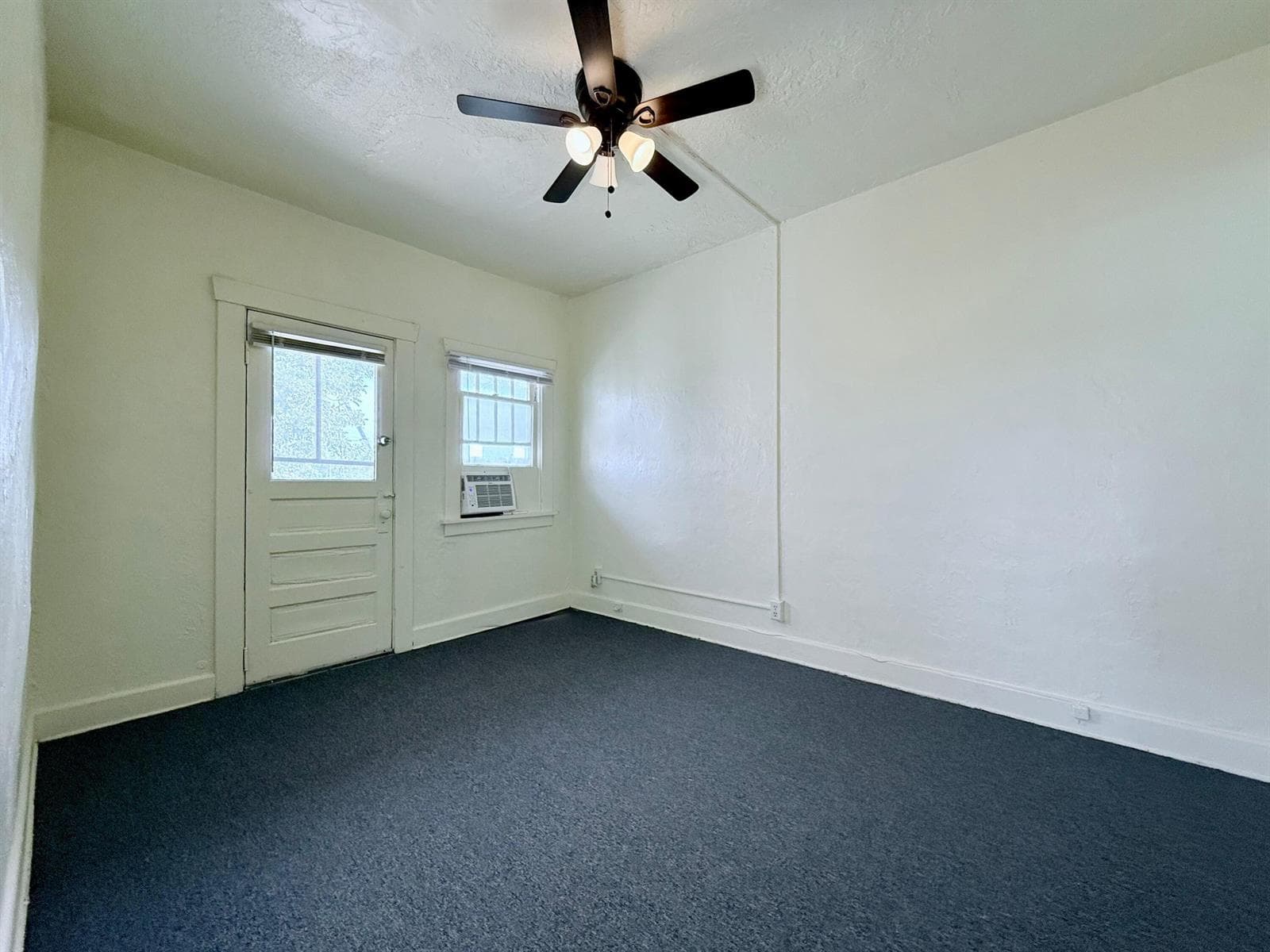 2010 Broward Avenue 12 photo 14