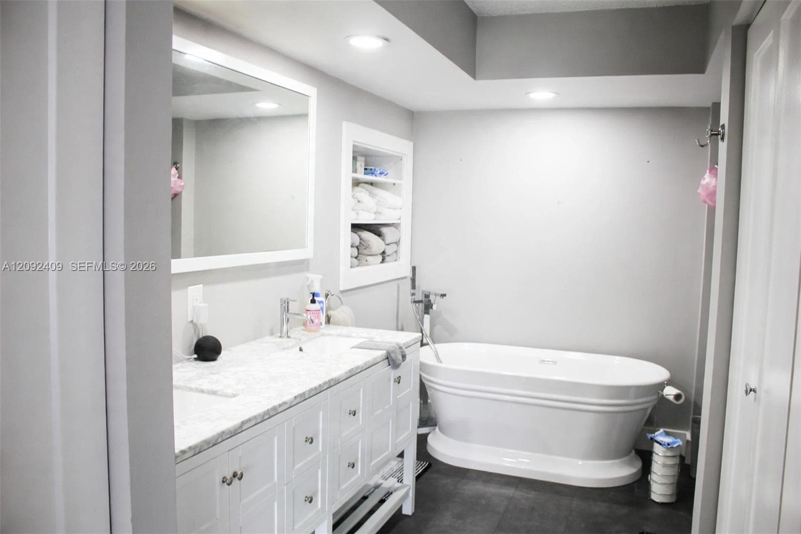 3500 Mystic Pointe Dr 1907 photo 15