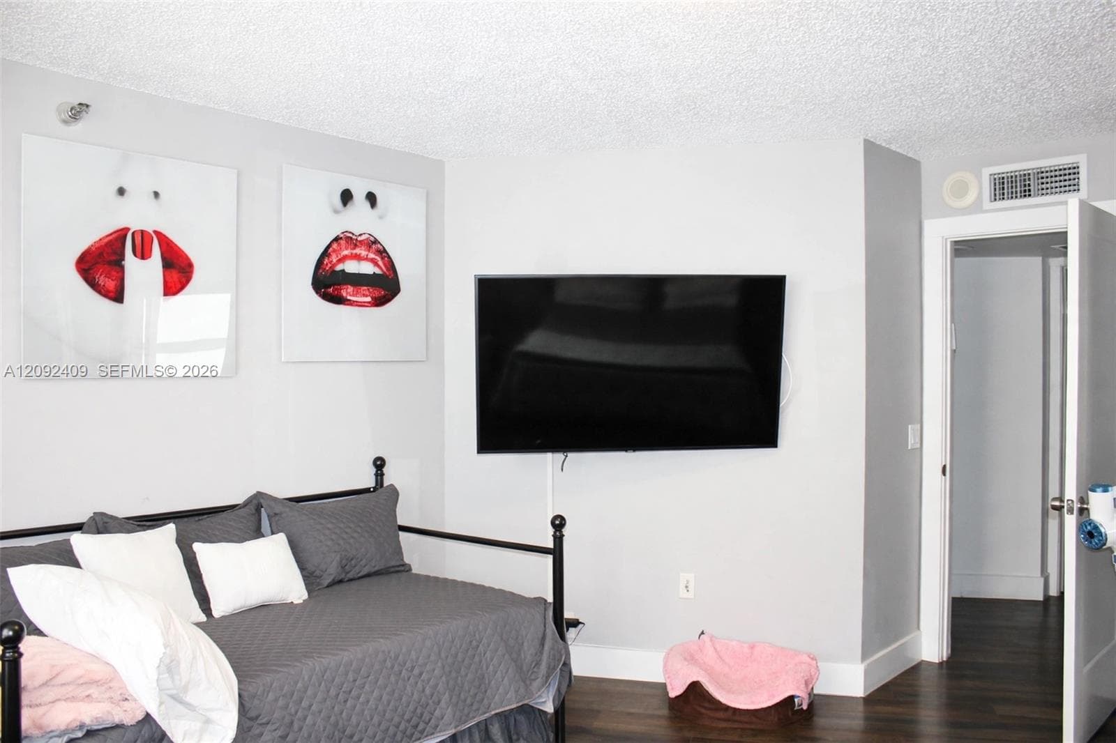 3500 Mystic Pointe Dr 1907 photo 21