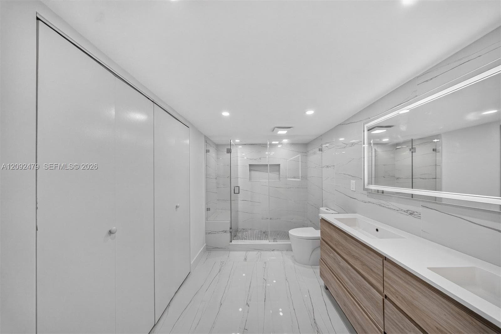 100 Bayview Dr 1908 photo 12