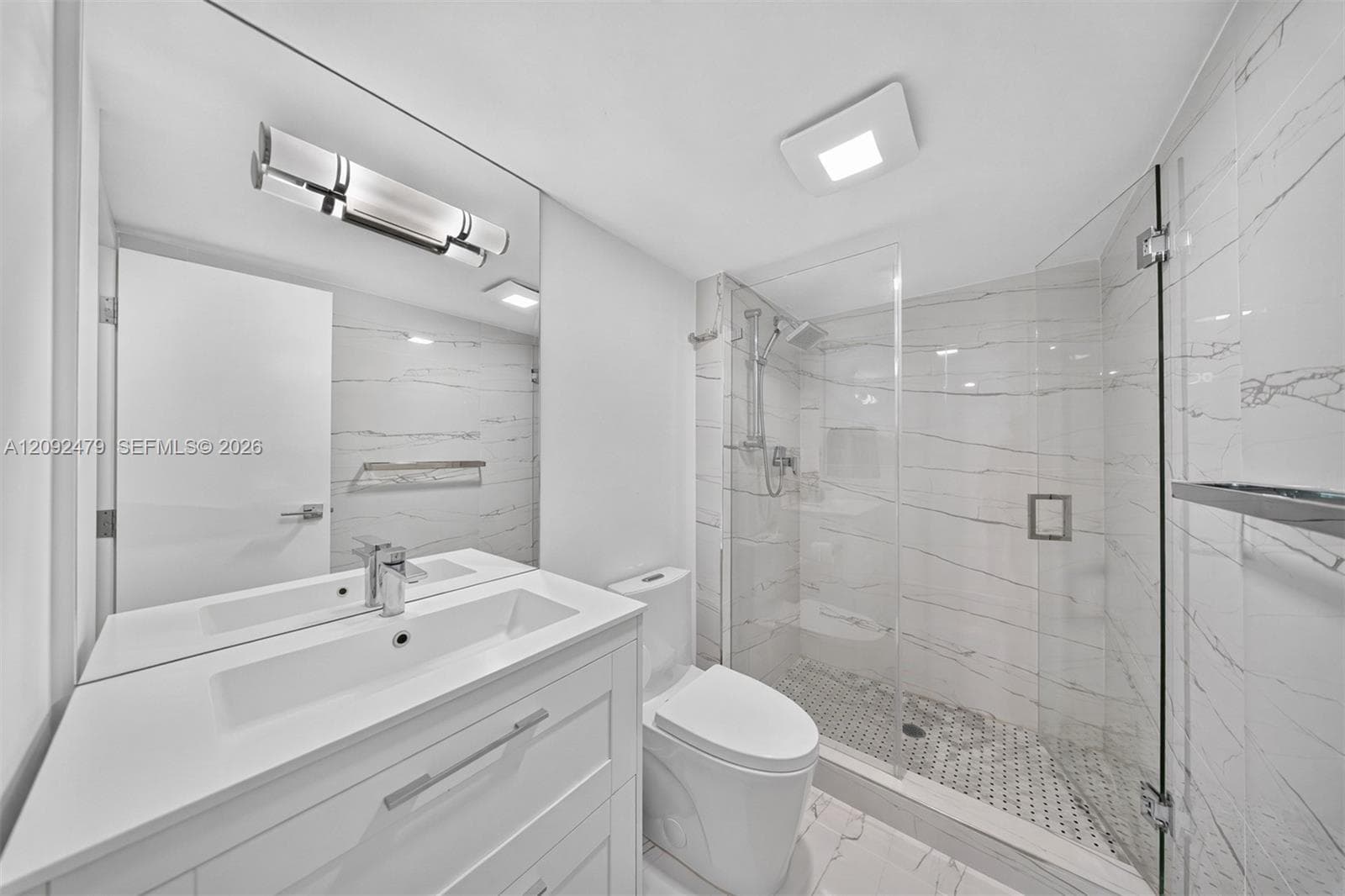 100 Bayview Dr 1908 photo 14