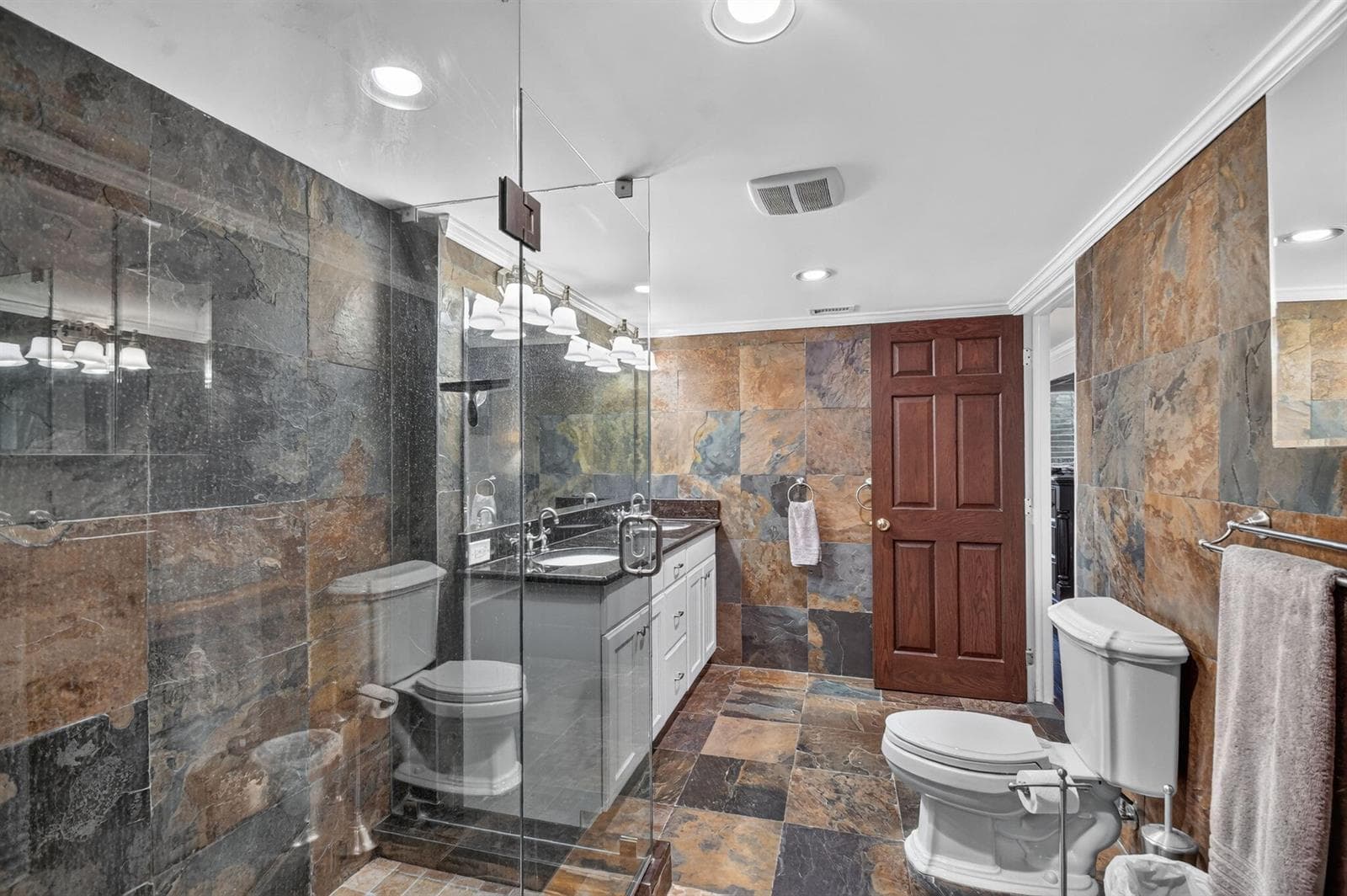 102 Half Moon Circle F2 photo 19