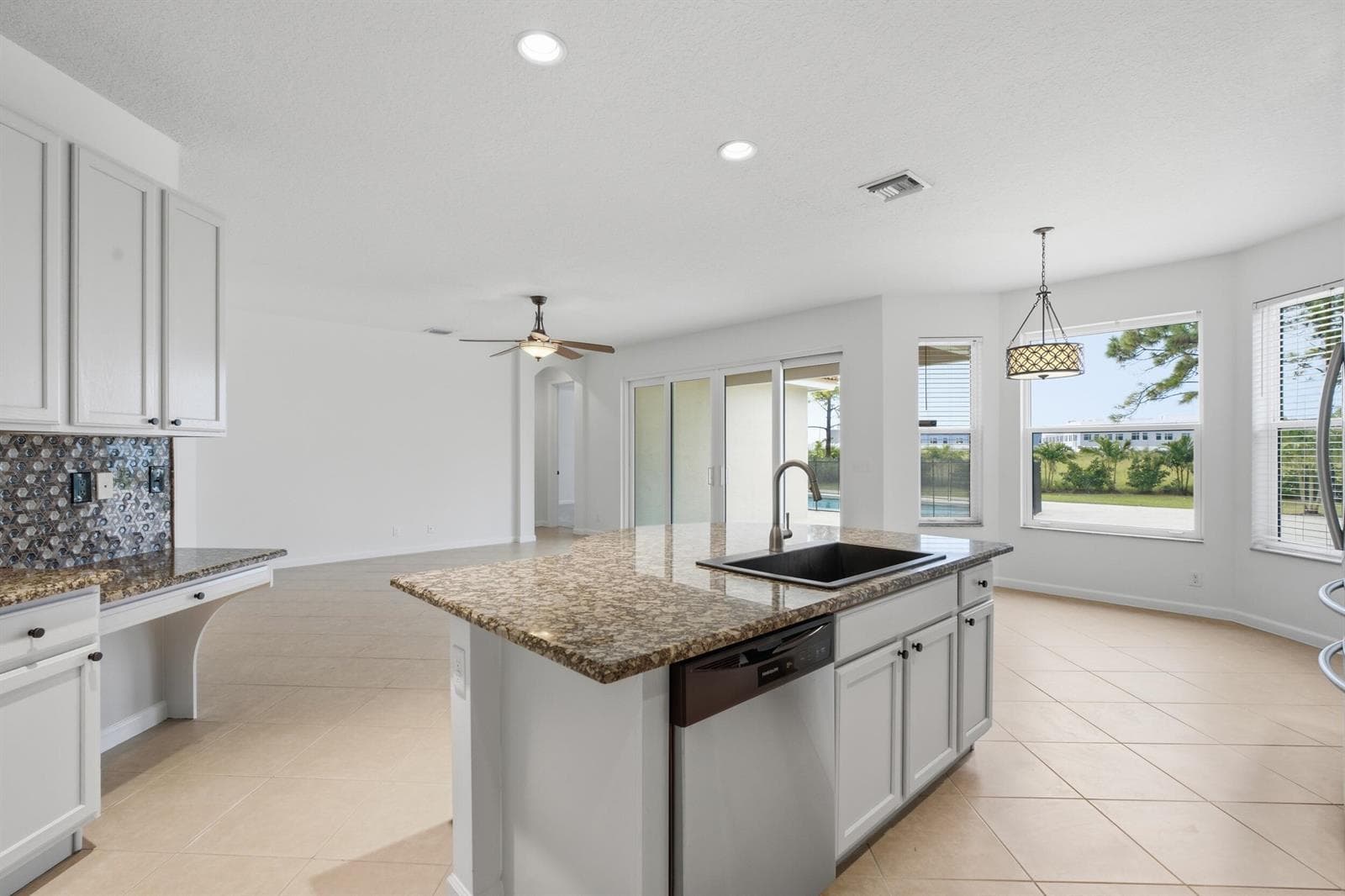5513 SW Windward Way photo 10