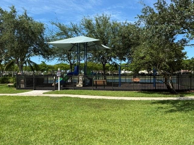 22301 SW 88 pl 302-3 photo 16