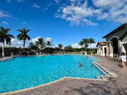 22301 SW 88 pl 302-3 photo 24